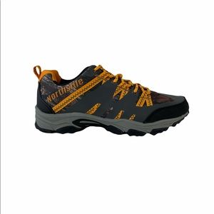 Northside Harrier LTC. Boys Size 7.